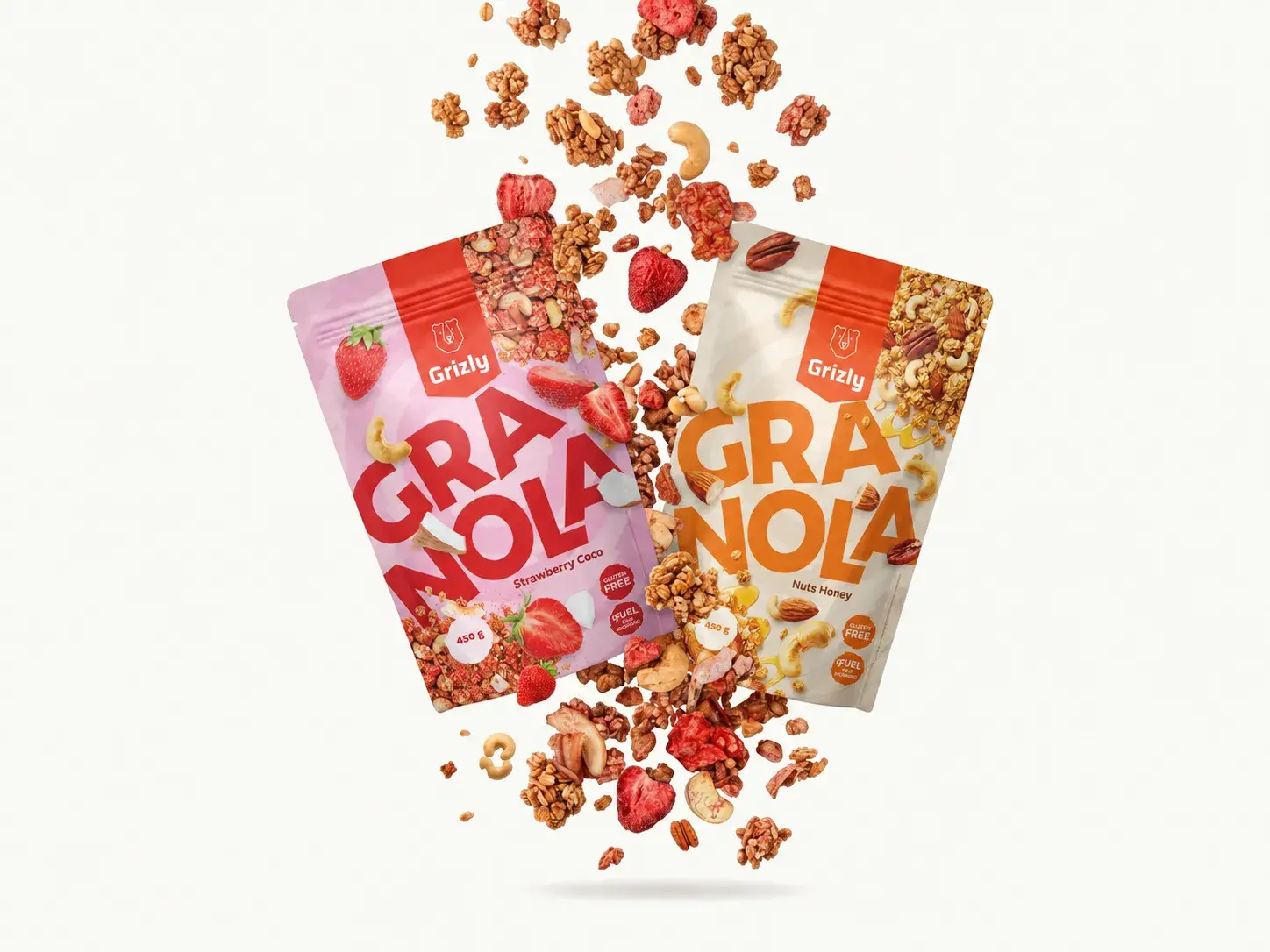 padající granola a jahody