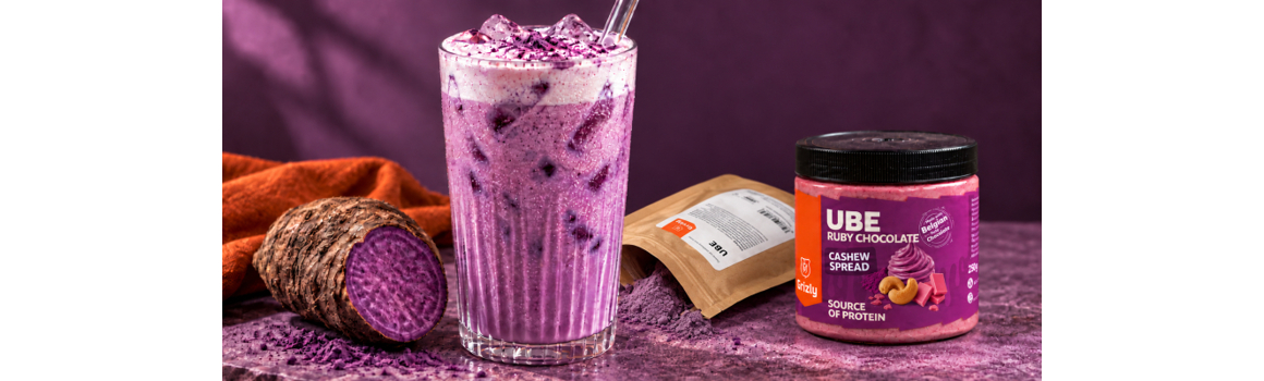 Ube: Co to je a proč fialové latte frčí i u nás